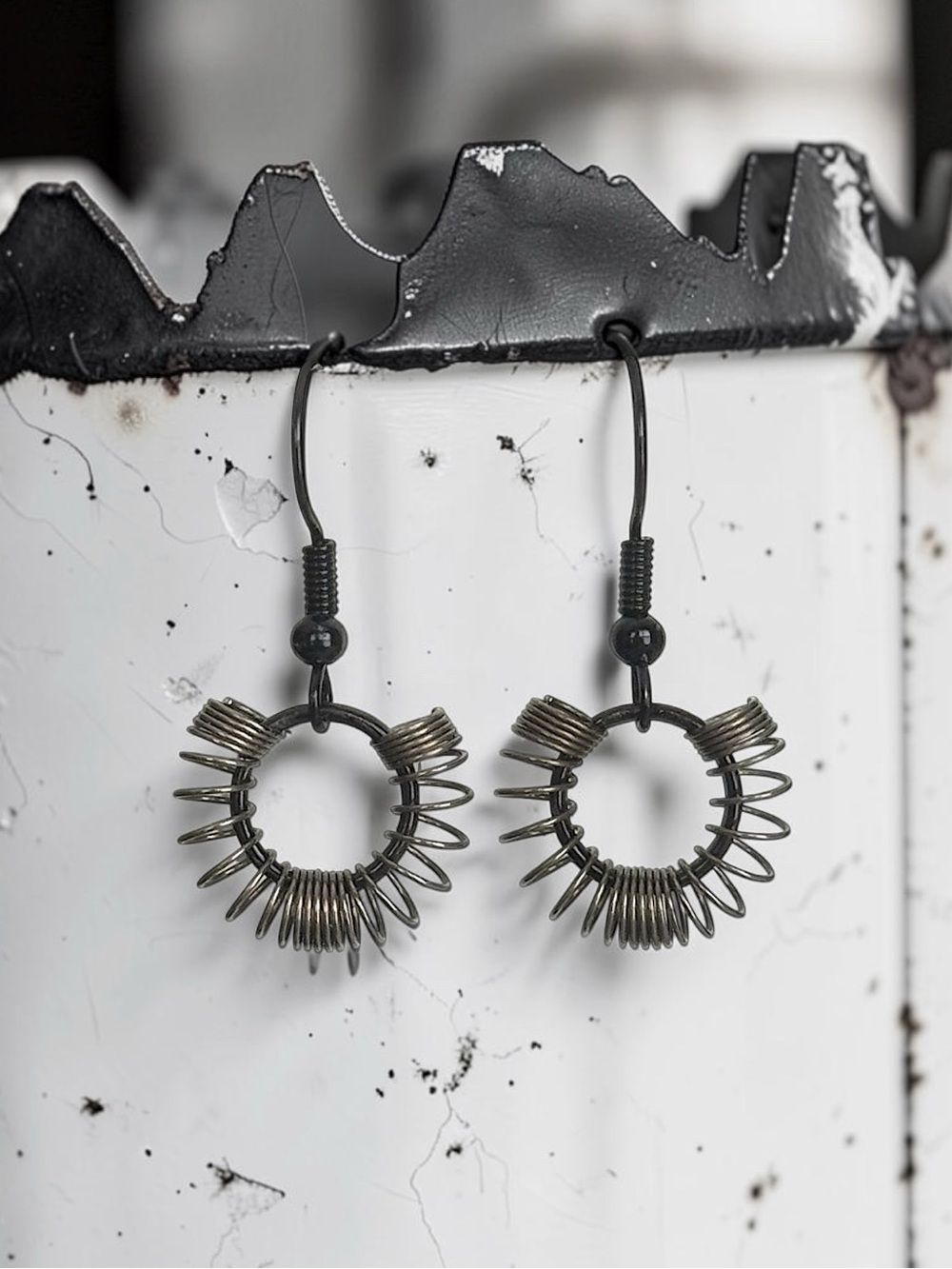 5 For $25💫Alternative Gunmetal Coiled Spring Dangles Earrings